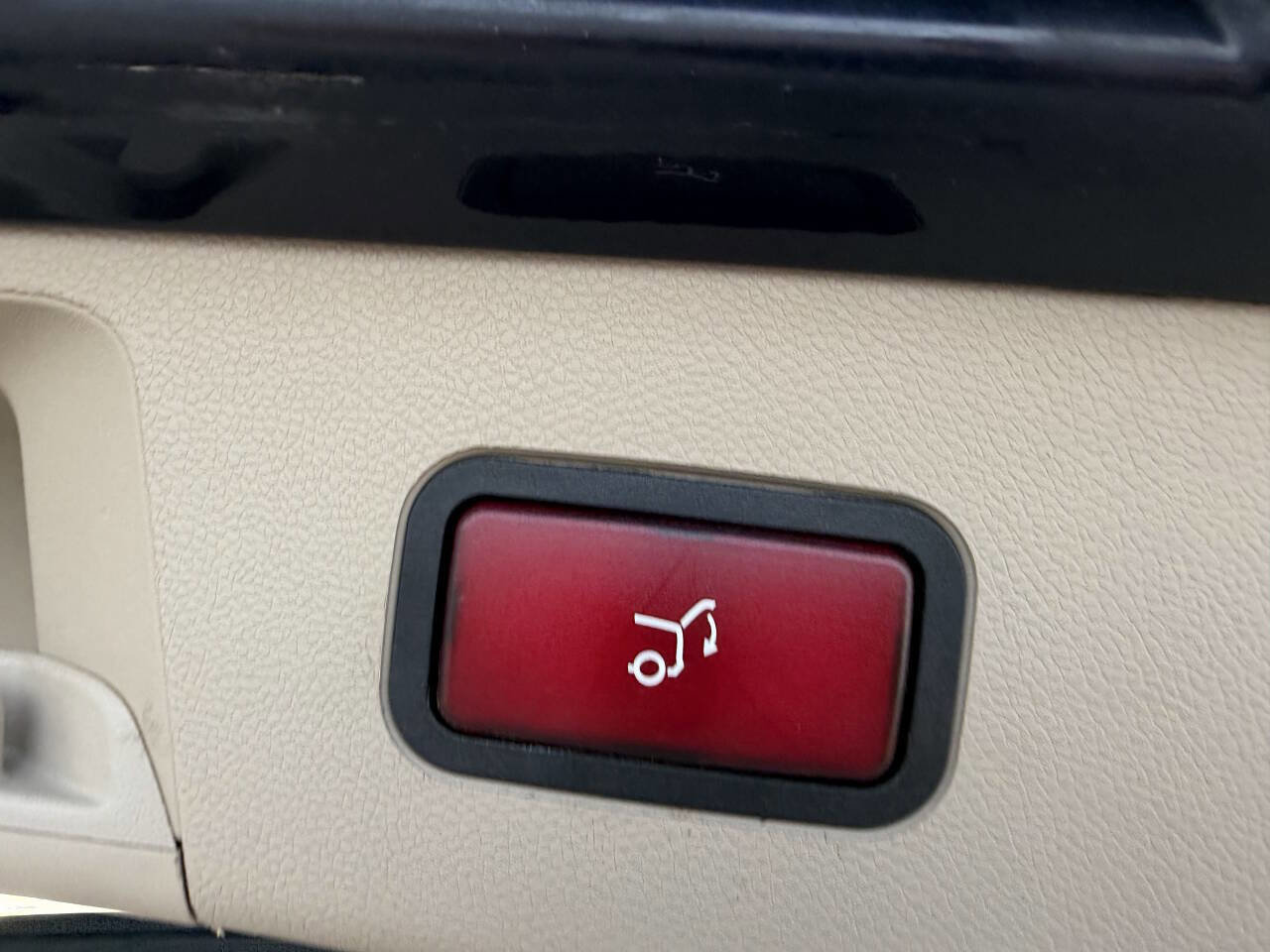 Used 2011 Mercedes-Benz E 350 4MATIC Wagon image 30