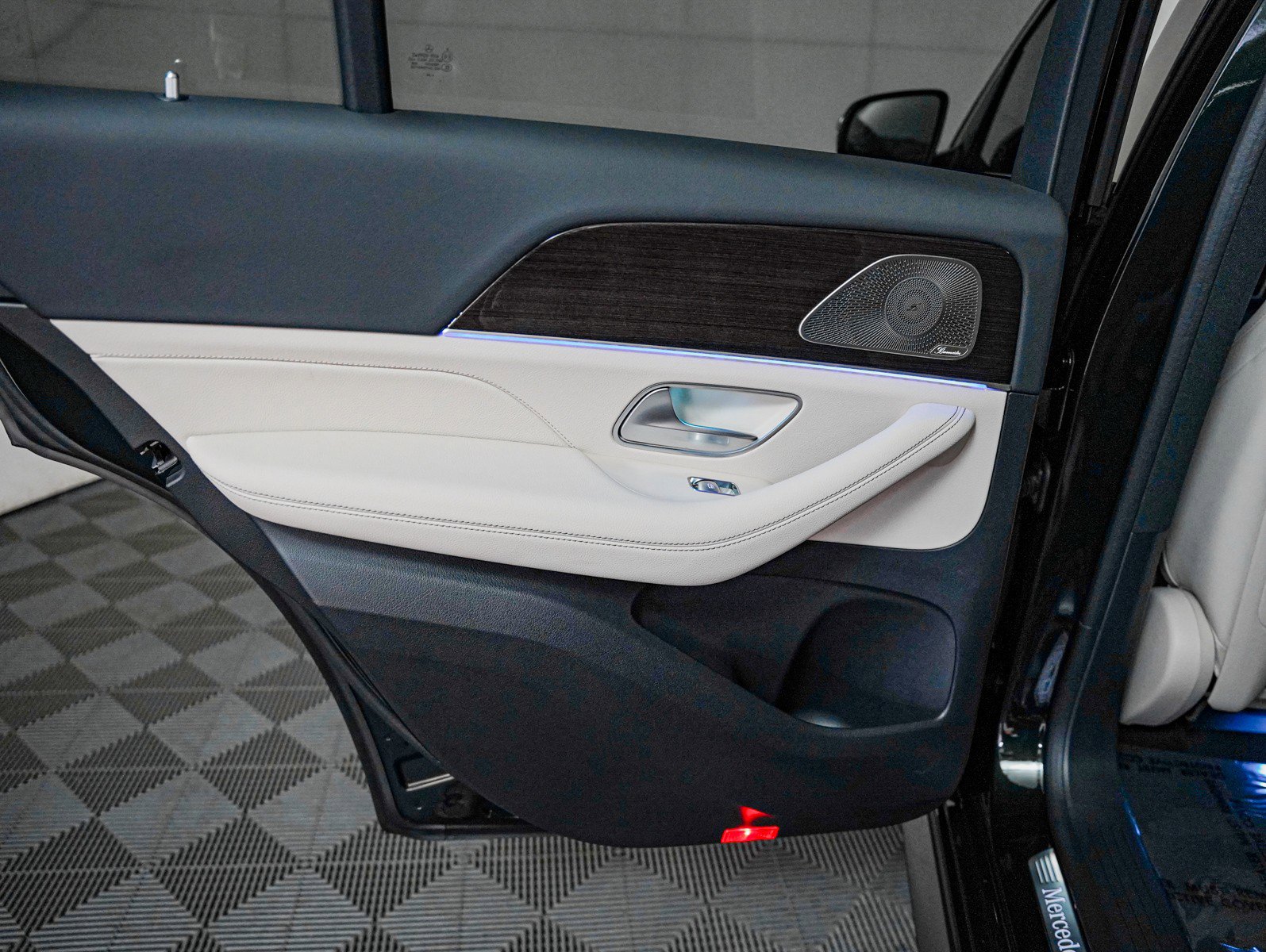 Certified 2024 Mercedes-Benz GLE 350 4MATIC image 24