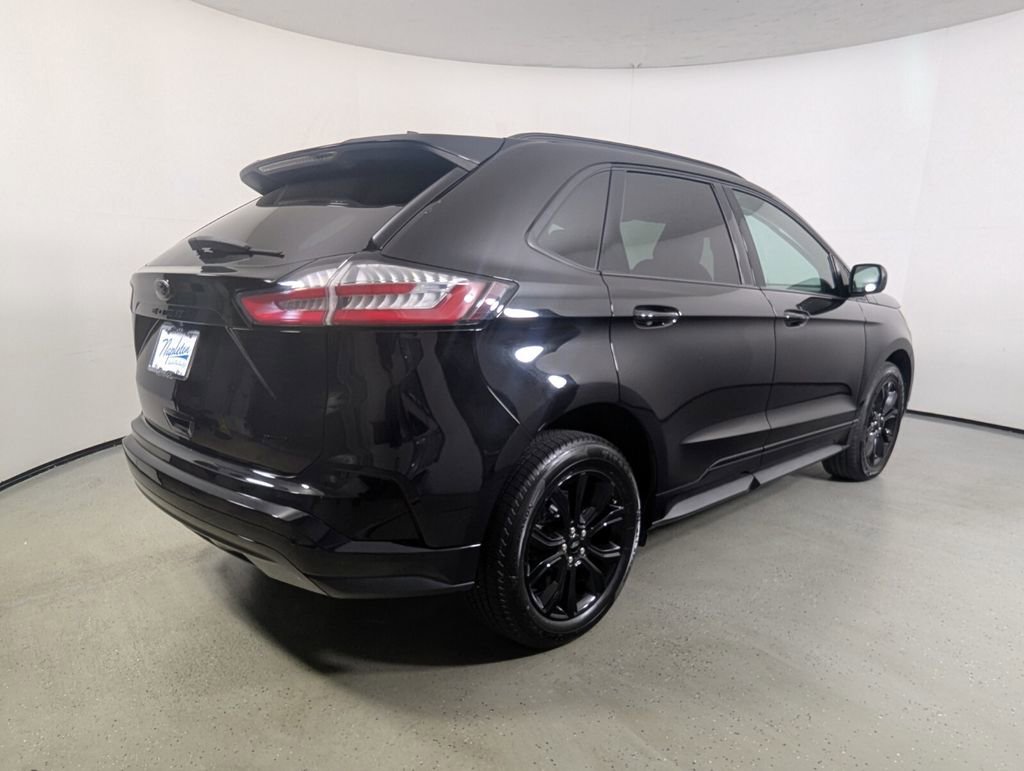 Used 2022 Ford Edge SE w/ Black Appearance Package AWD/4WD image 8