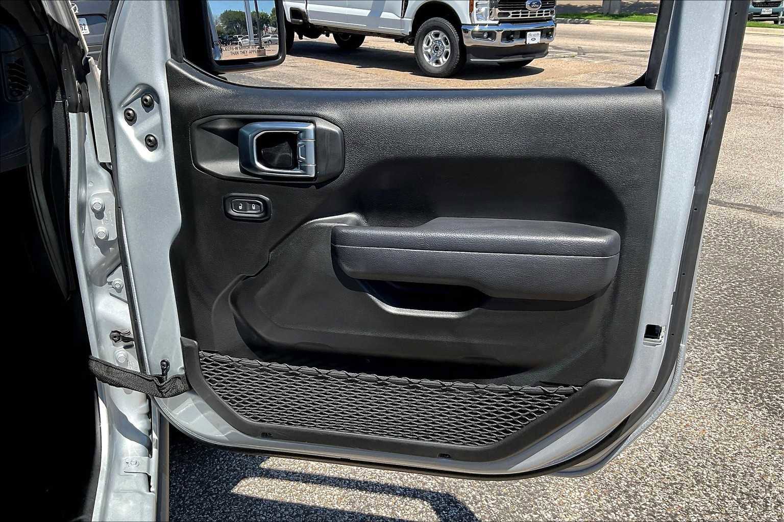 Used 2024 Jeep Wrangler Unlimited Rubicon image 44