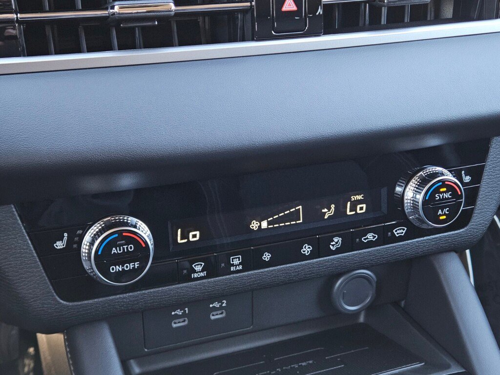 New 2025 Mitsubishi Outlander ES image 22