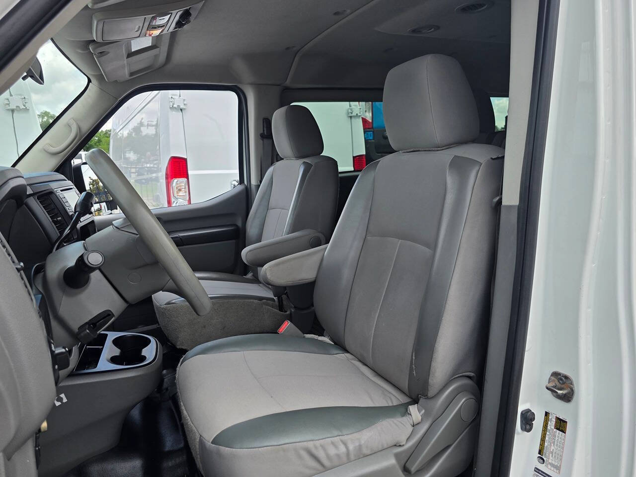 Used 2018 Nissan NV 3500 S RWD image 11