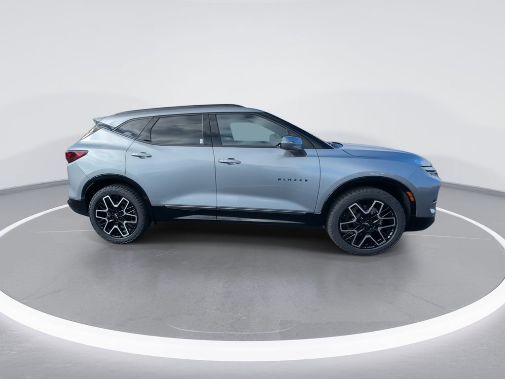 Used 2023 Chevrolet Blazer RS w/ Driver Confidence II Package image 9