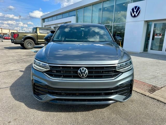 Used 2022 Volkswagen Tiguan SE R-Line image 2