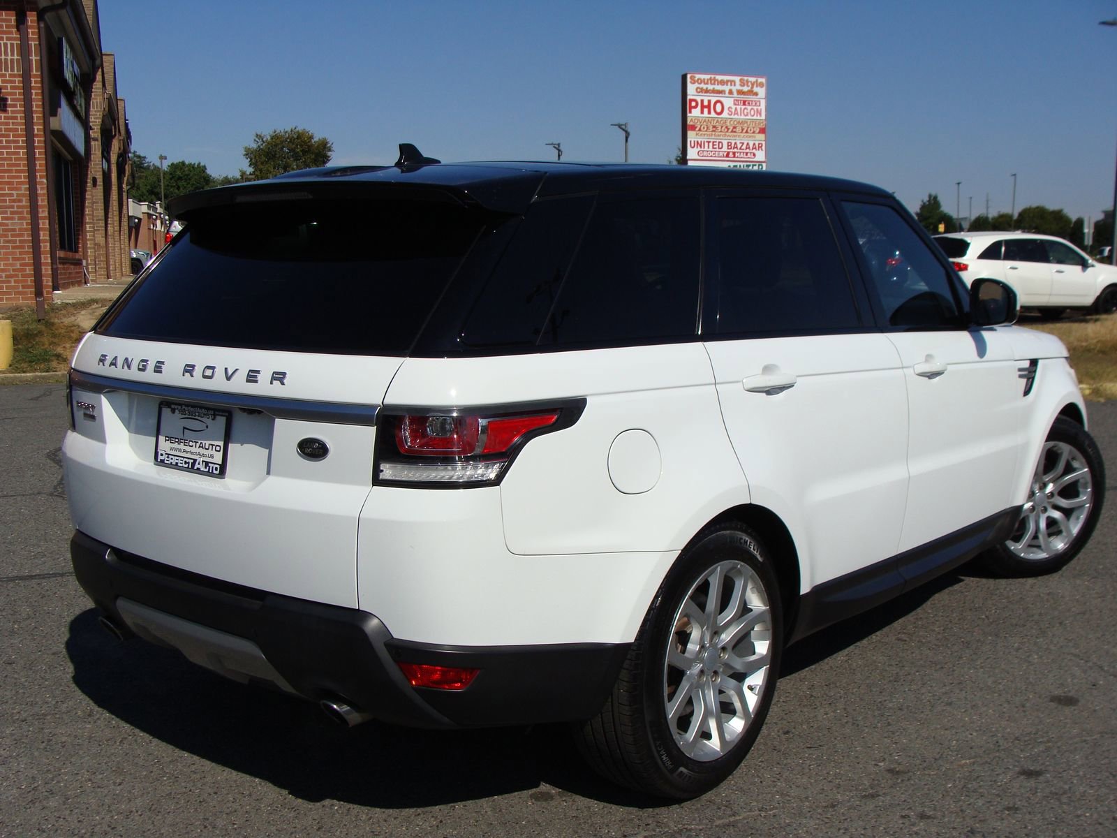 Used 2016 Land Rover Range Rover Sport HSE AWD/4WD image 6