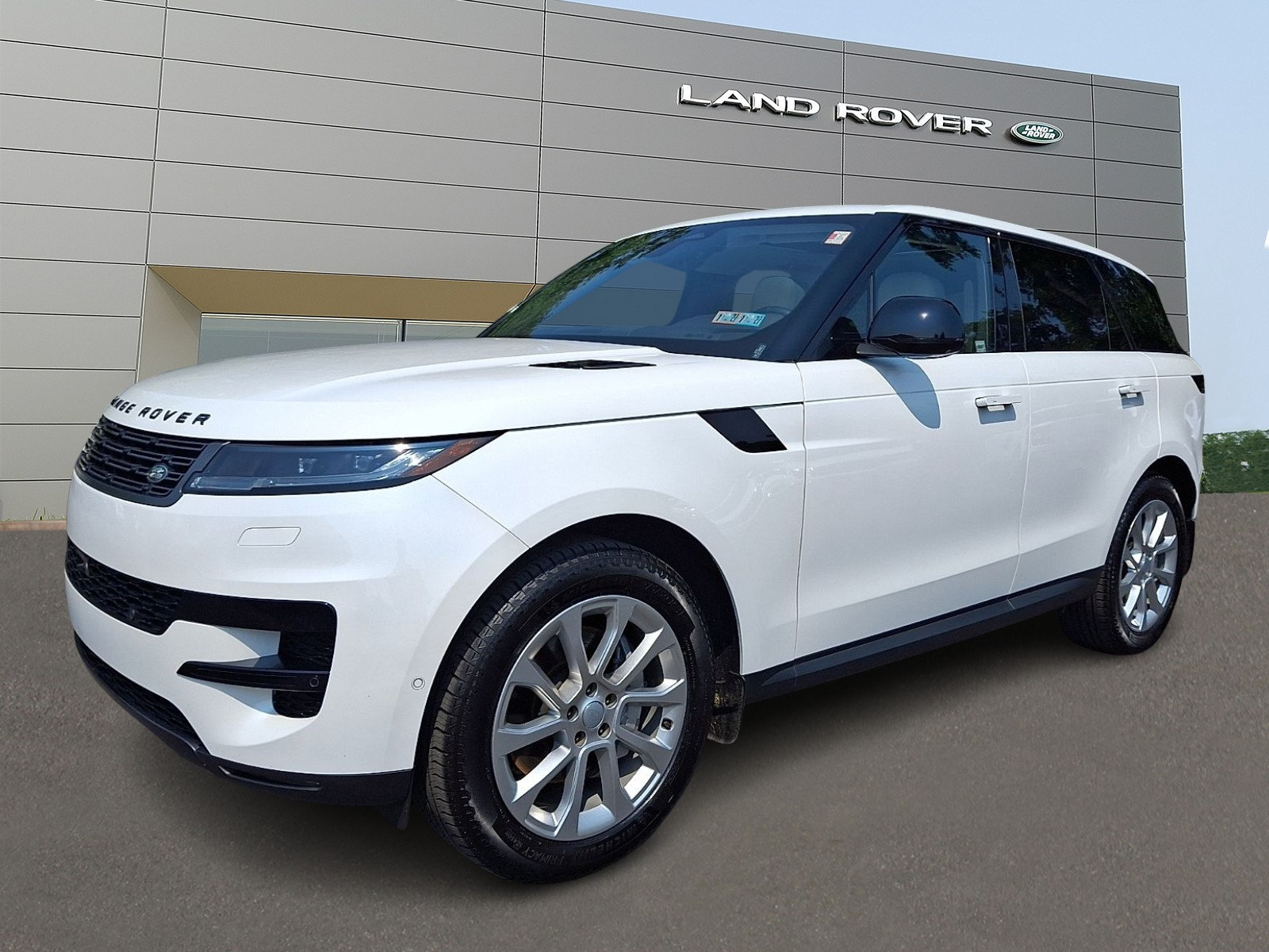 Used 2024 Land Rover Range Rover Sport SE