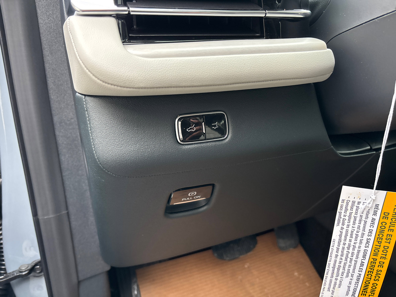 New 2026 Lincoln Navigator Reserve w/ Jet Appearance Package image 13