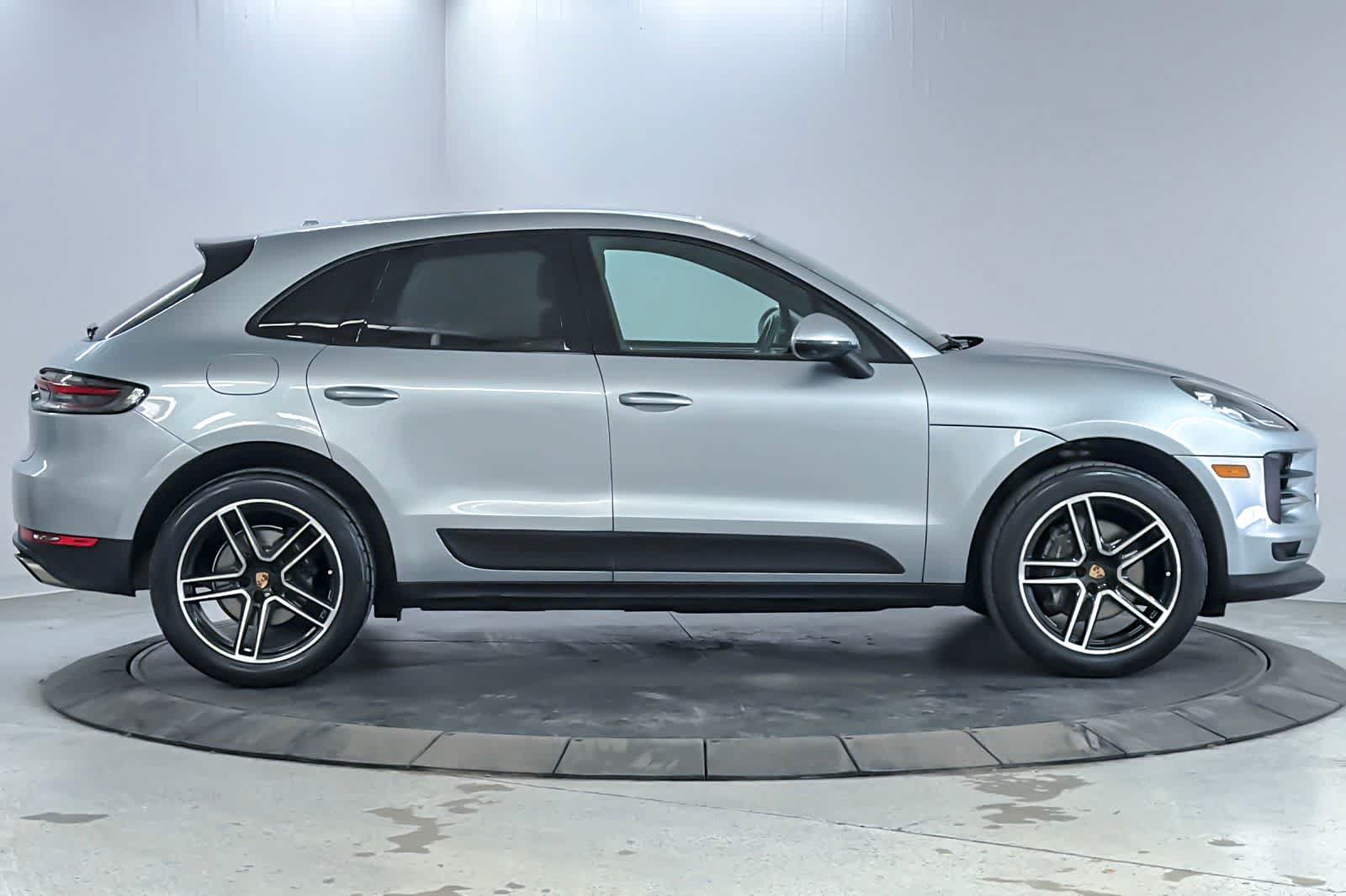 Used 2021 Porsche Macan w/ Premium Package Plus AWD/4WD image 8