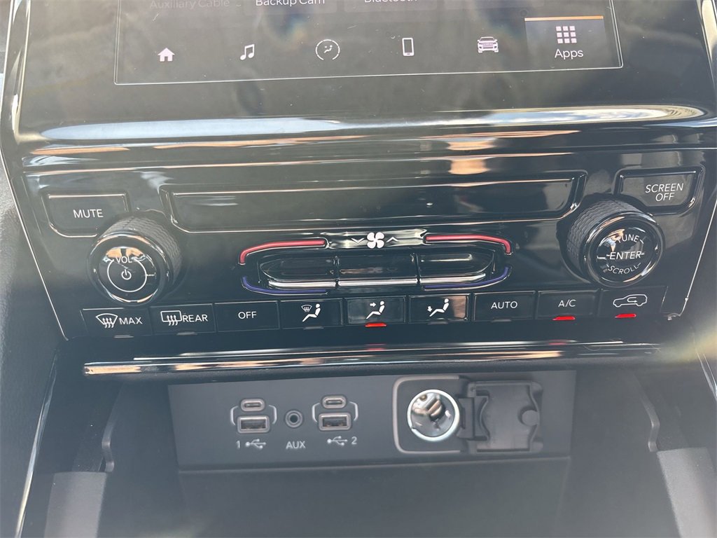 Used 2023 Jeep Grand Cherokee Laredo image 24