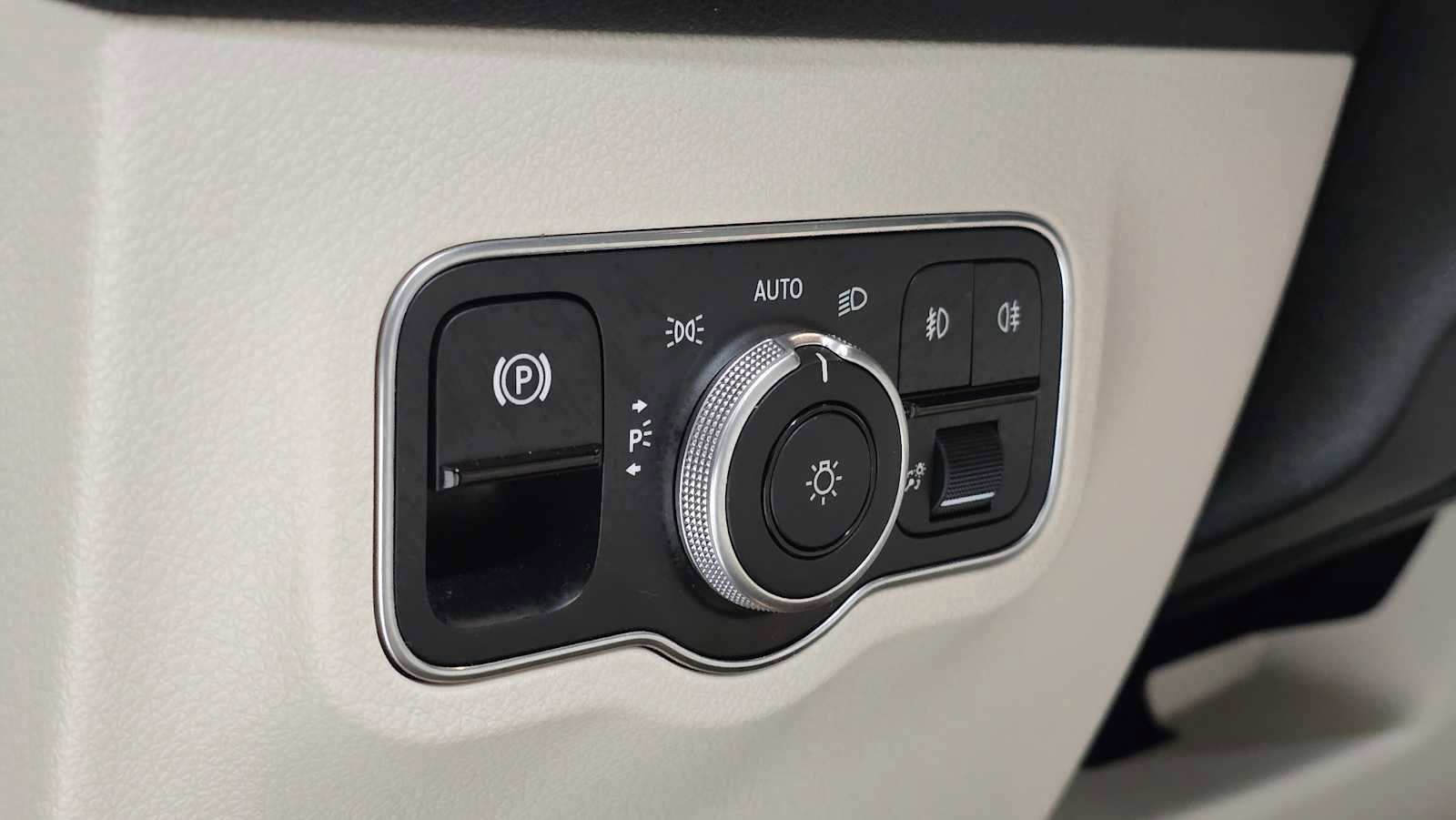 Certified 2022 Mercedes-Benz GLB 250 4MATIC image 25