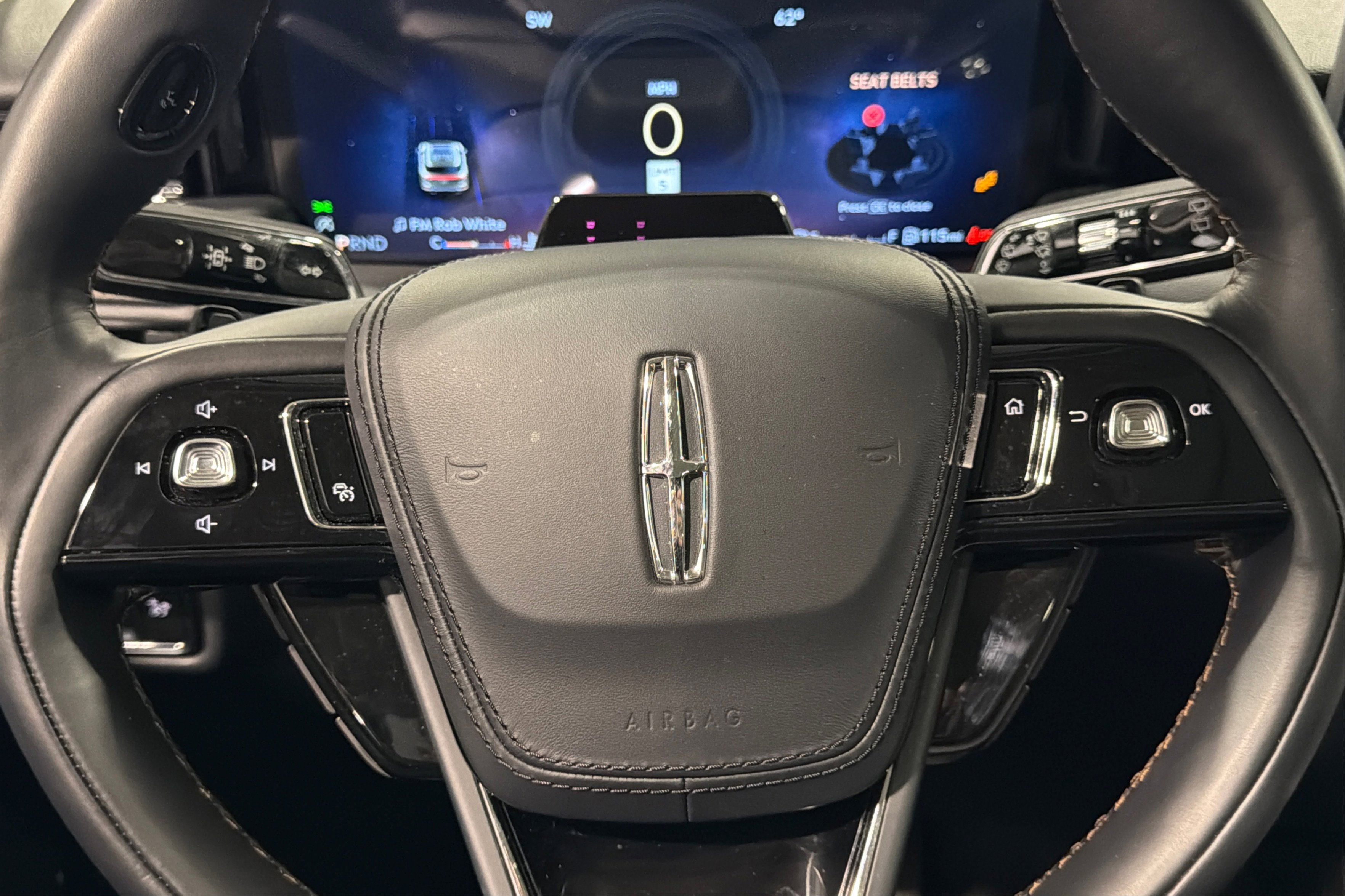 Used 2025 Lincoln Aviator AWD image 23
