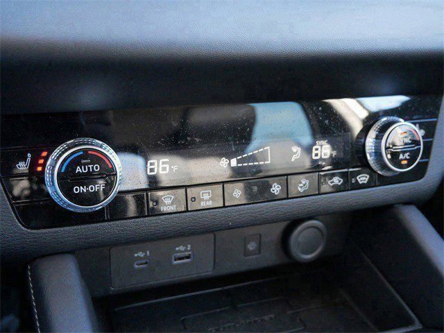 Used 2025 Mitsubishi Outlander SE image 21