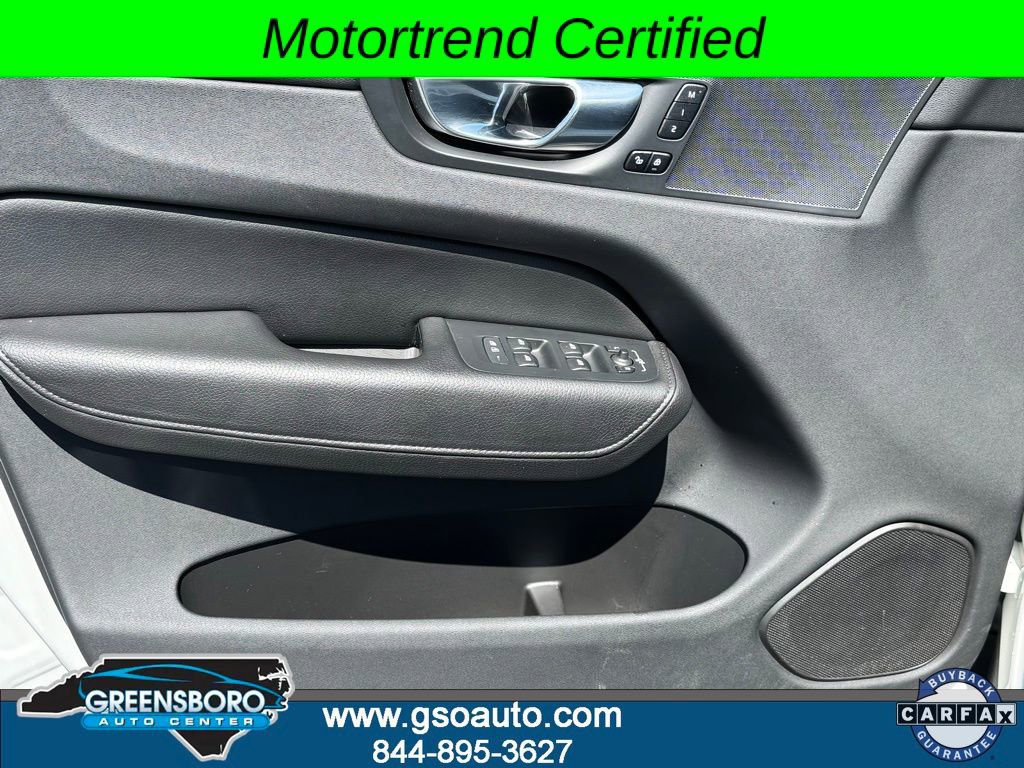 Used 2022 Volvo XC60 B5 Momentum image 12