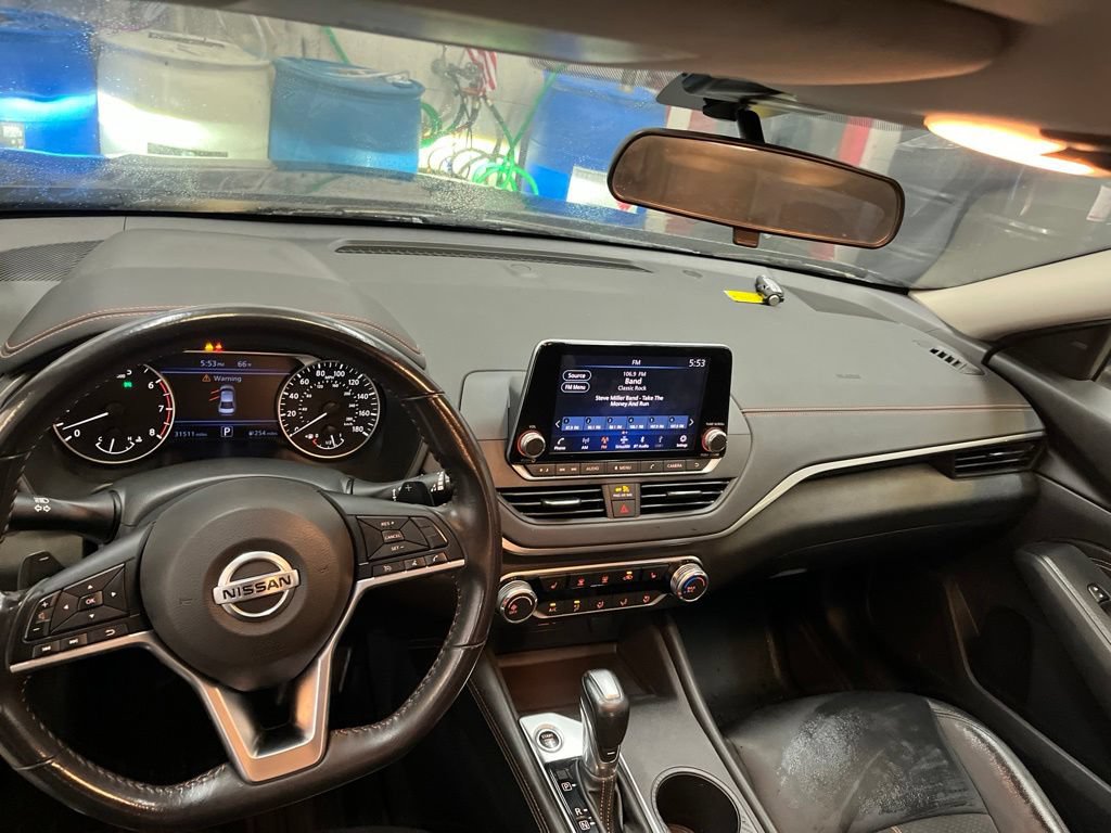 Used 2022 Nissan Altima 2.0 SR FWD image 17
