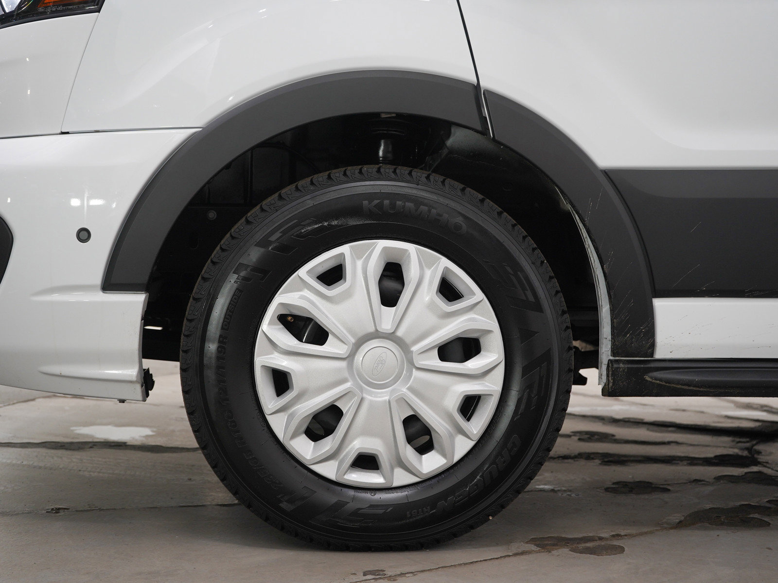 Used 2024 Ford Transit 350 XLT image 25