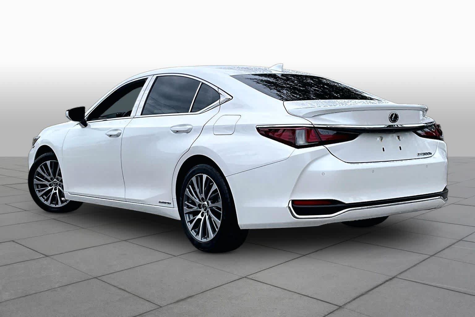 Used 2019 Lexus ES 300h w/ Premium Package FWD image 11