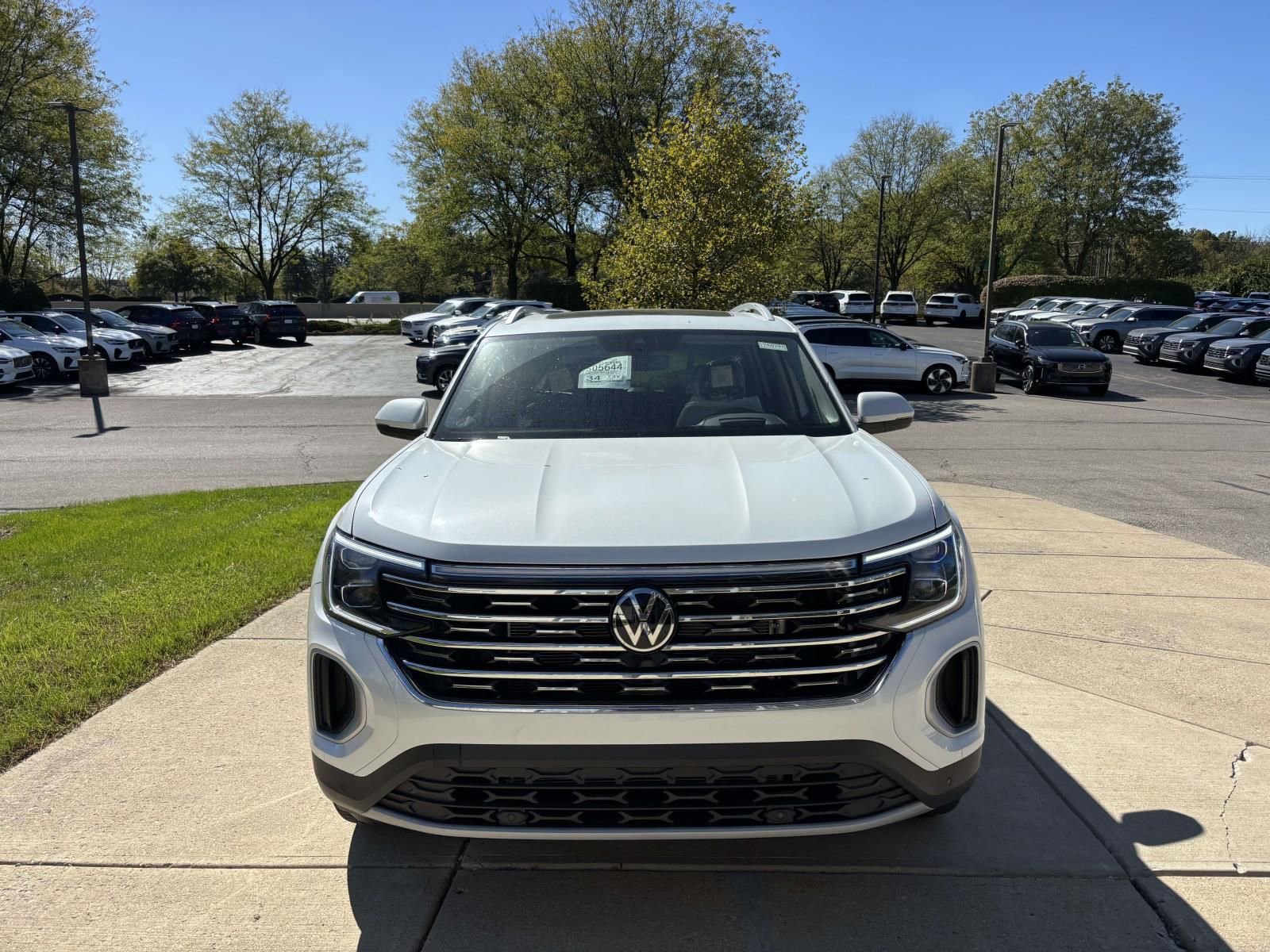 New 2026 Volkswagen Atlas SEL image 2