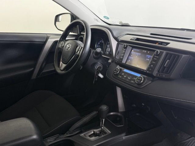 Used 2017 Toyota RAV4 XLE w/ Premium Special Value Package AWD/4WD image 18