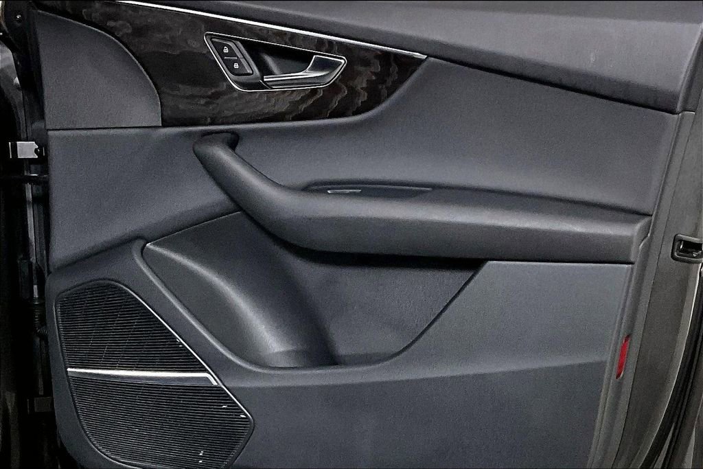 Used 2021 Audi Q7 3.0T Premium Plus w/ Premium Plus Package image 24