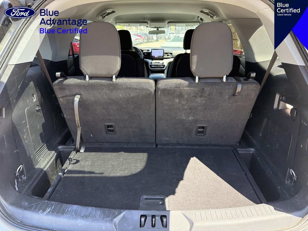 Certified 2023 Ford Explorer XLT RWD image 8