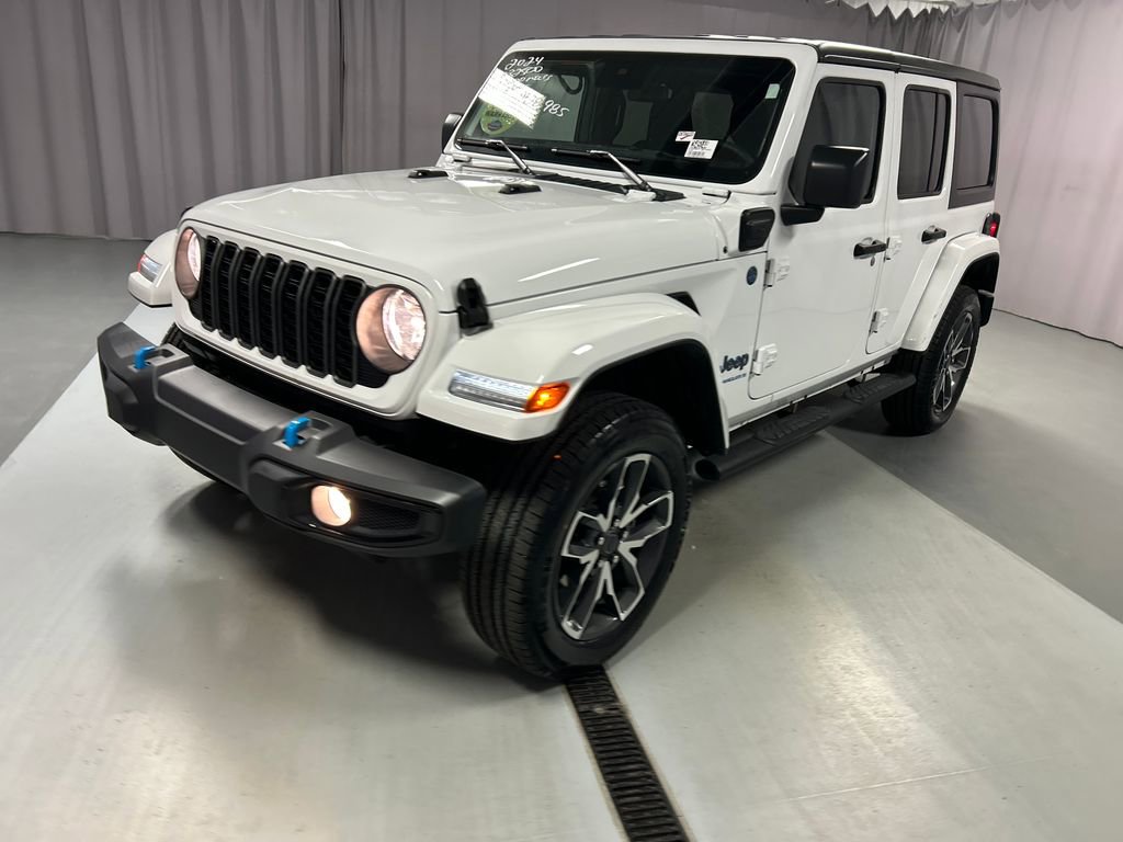 Used 2024 Jeep Wrangler Unlimited w/ Convenience Group image 3