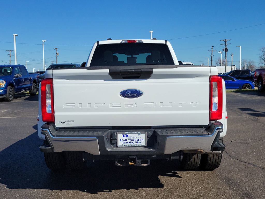 Certified 2025 Ford F350 XLT image 5