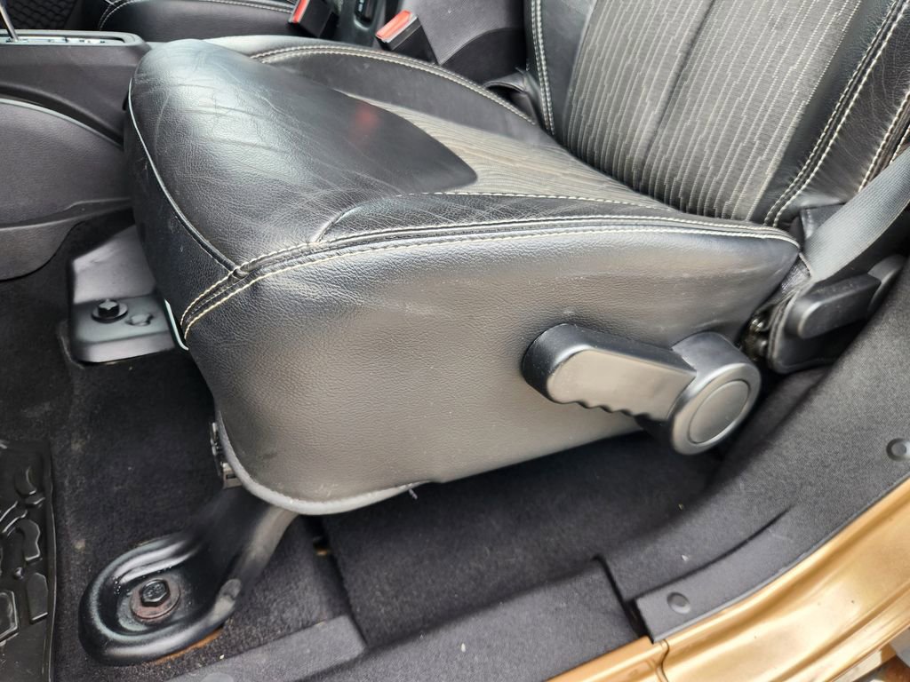 Used 2015 Jeep Wrangler Unlimited Sport image 18