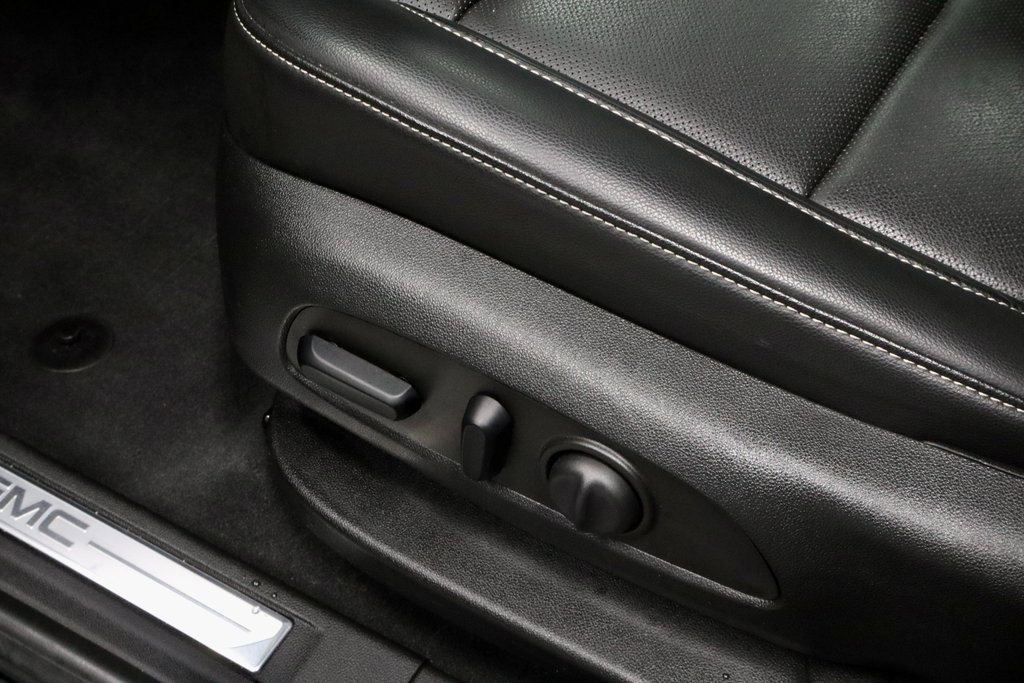 Used 2023 GMC Acadia SLT w/ LPO, Floor Liner Package image 26