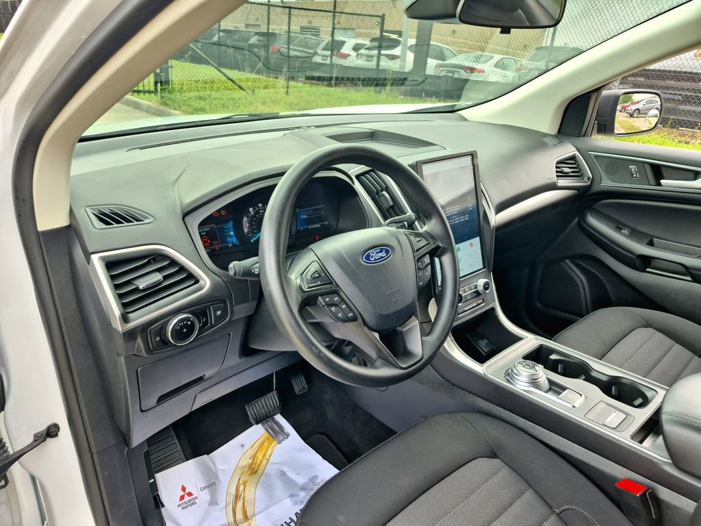 Used 2024 Ford Edge SE image 9