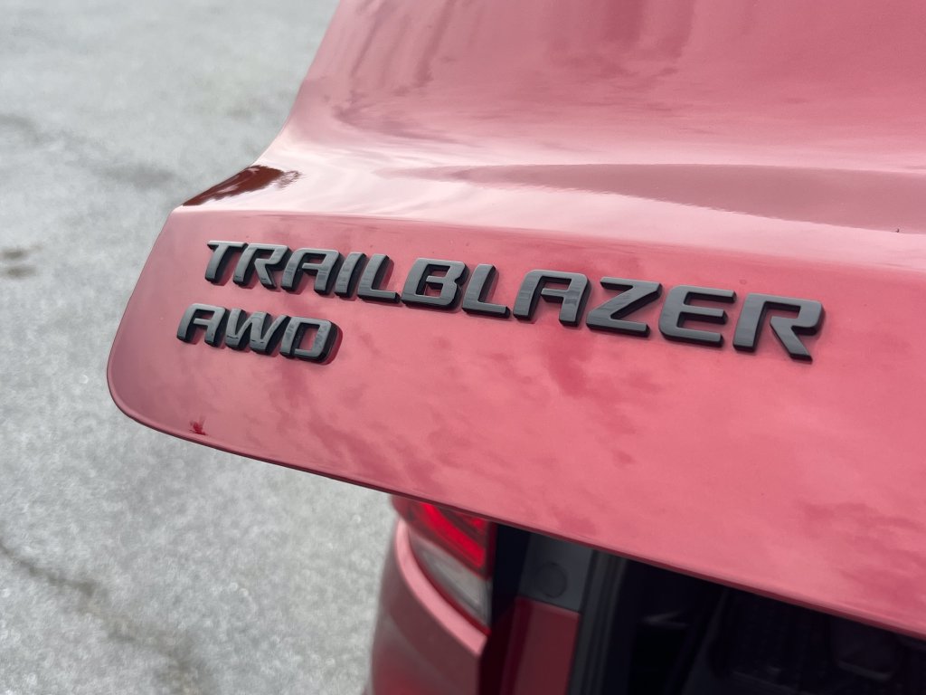 Used 2023 Chevrolet TrailBlazer RS w/ Convenience Package AWD/4WD image 16