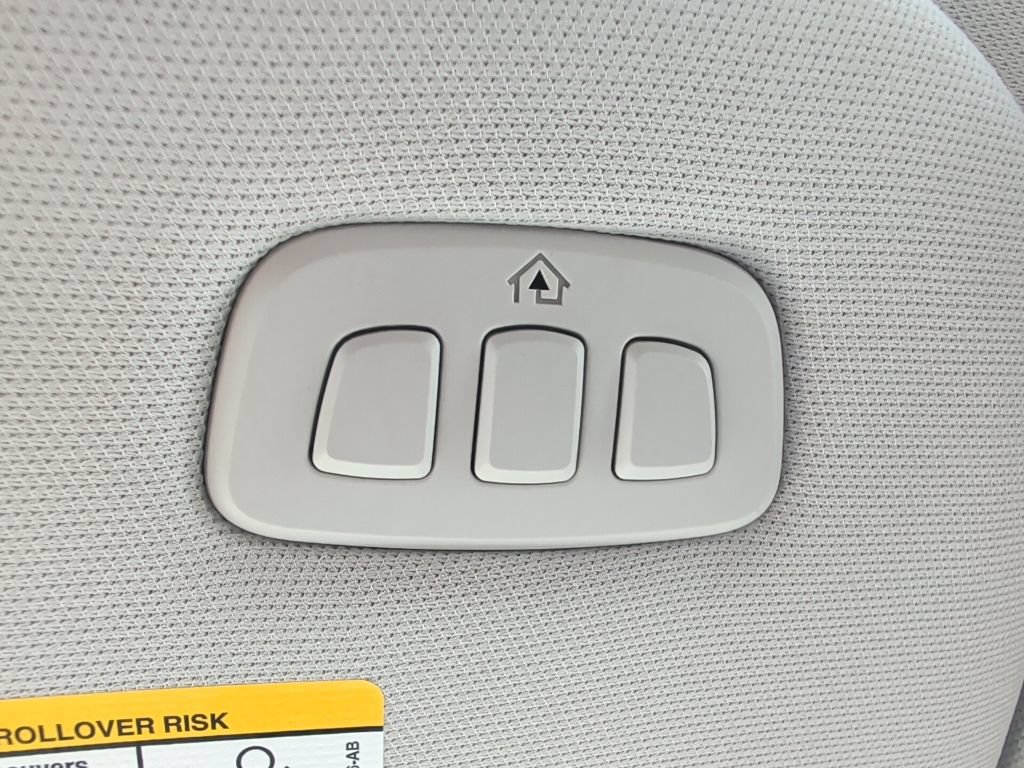 Used 2025 Ford Expedition Active RWD image 19