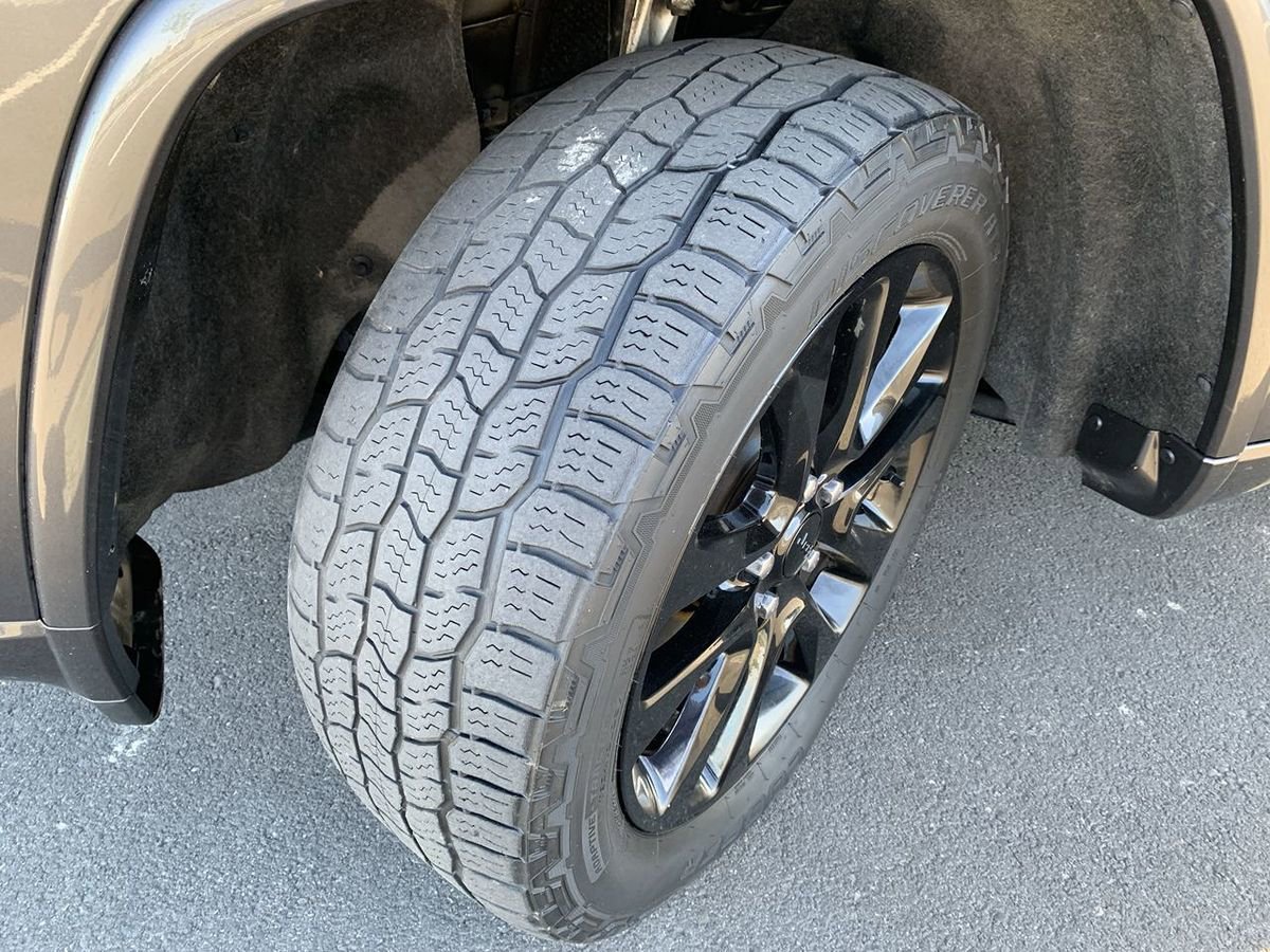 Used 2017 Jeep Grand Cherokee Altitude AWD/4WD image 12