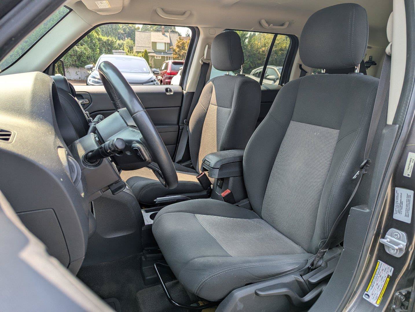 Used 2014 Jeep Patriot Latitude FWD image 22