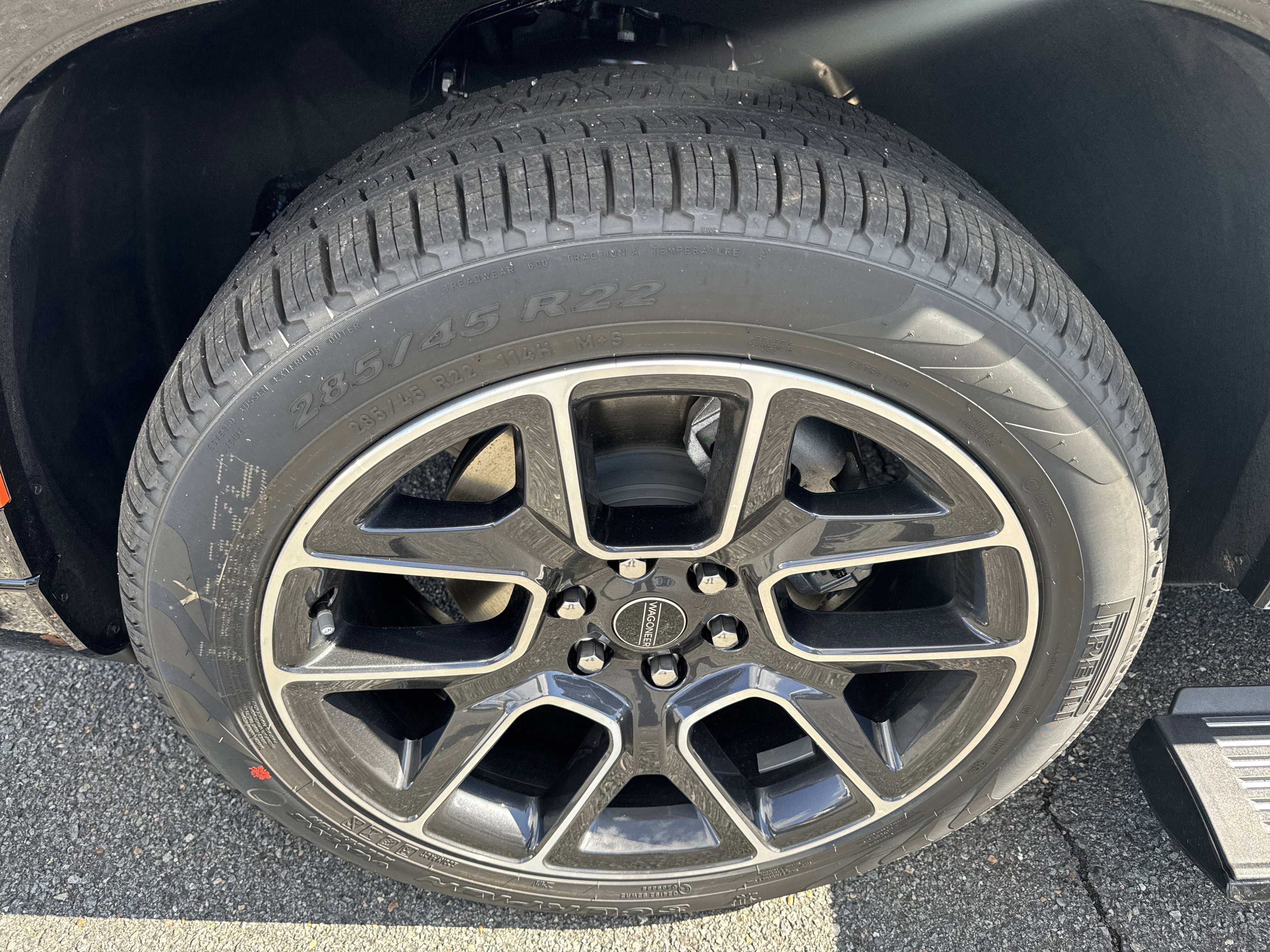 New 2025 Jeep Wagoneer L Series III image 10