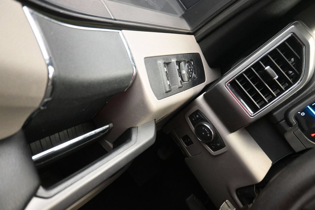 Used 2019 Ford F250 XLT w/ XLT Value Package AWD/4WD image 8
