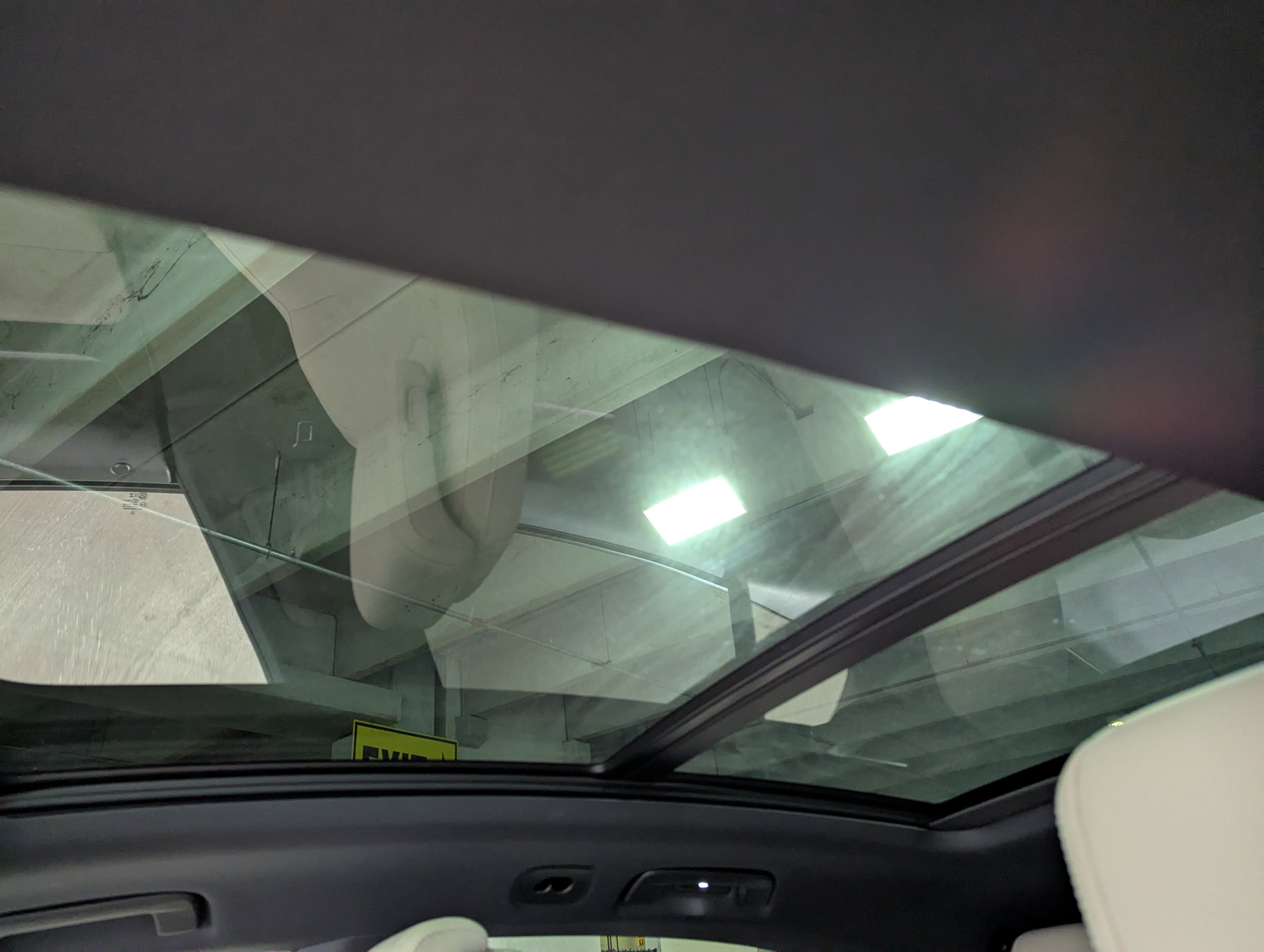 Certified 2025 Porsche Macan 4 Electric image 31