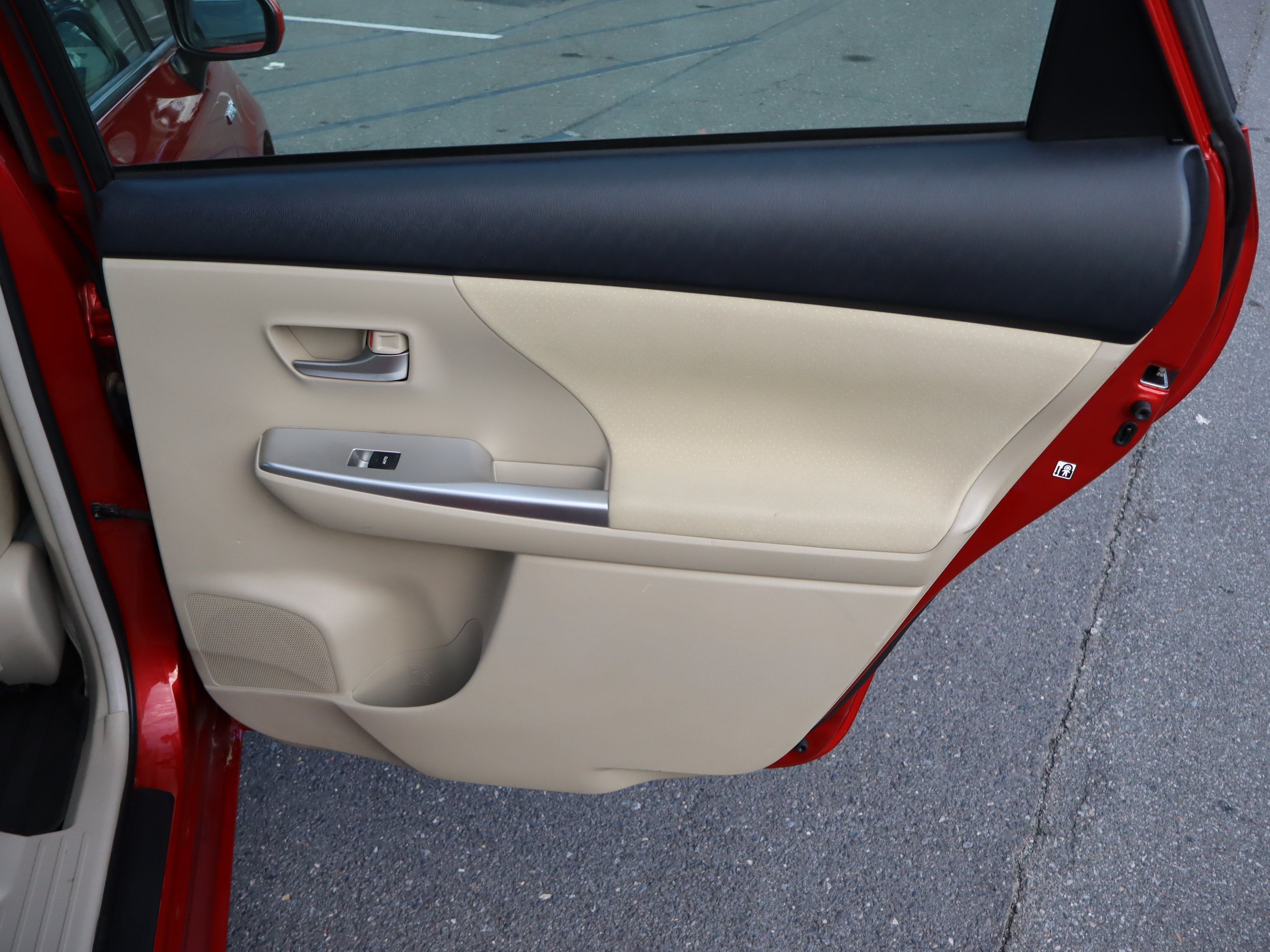 Used 2014 Toyota Prius V Three FWD image 32