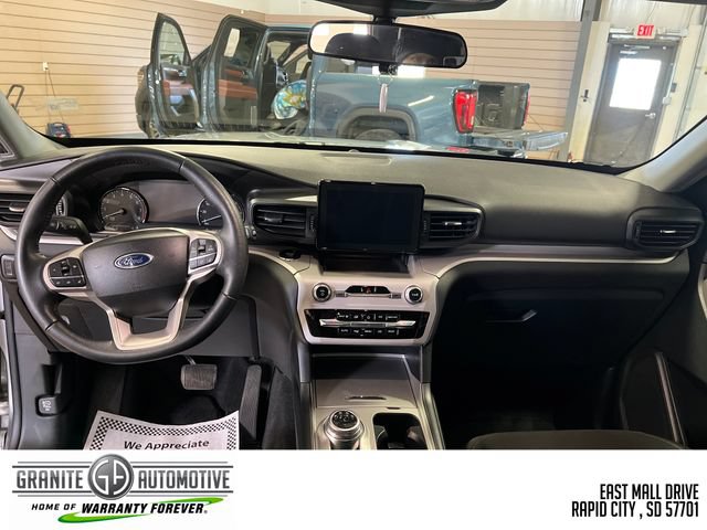 Used 2024 Ford Explorer XLT AWD/4WD image 21