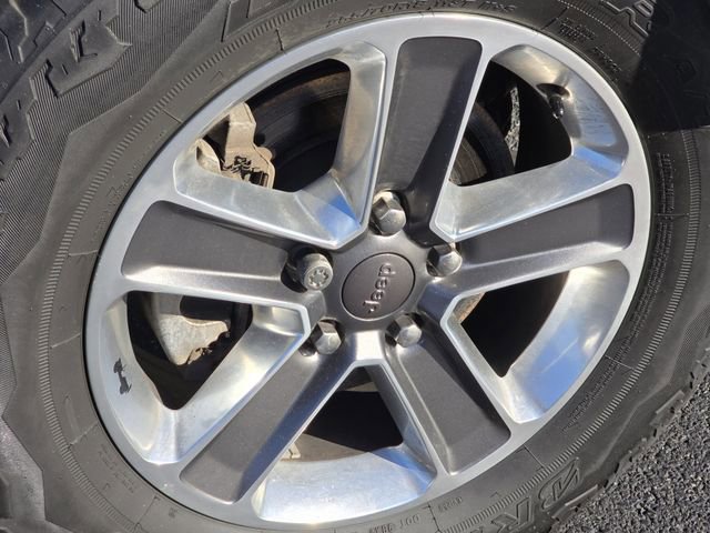 Used 2021 Jeep Wrangler Unlimited Sahara w/ Cold Weather Group image 18