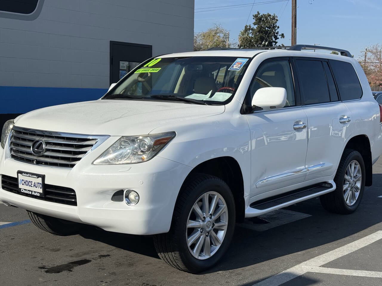 Used 2010 Lexus LX 570 4WD image 3