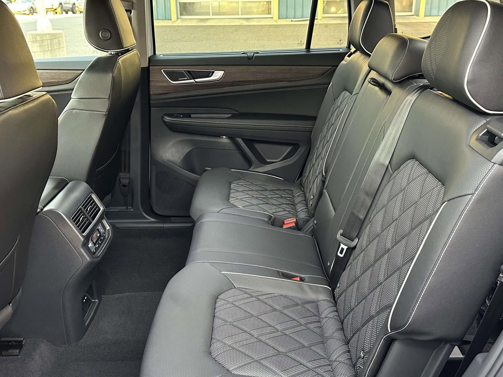New 2026 Volkswagen Atlas SEL Premium R-Line image 13