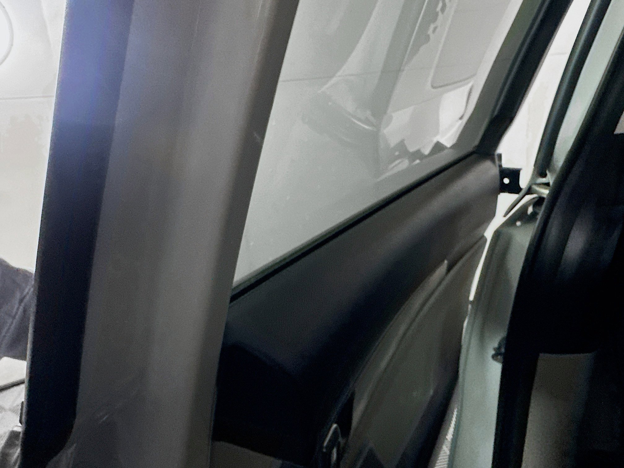 Used 2024 Kia Carnival LX image 30