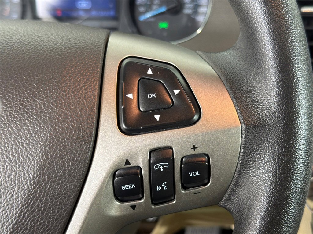 Used 2017 Ford Taurus SE image 25