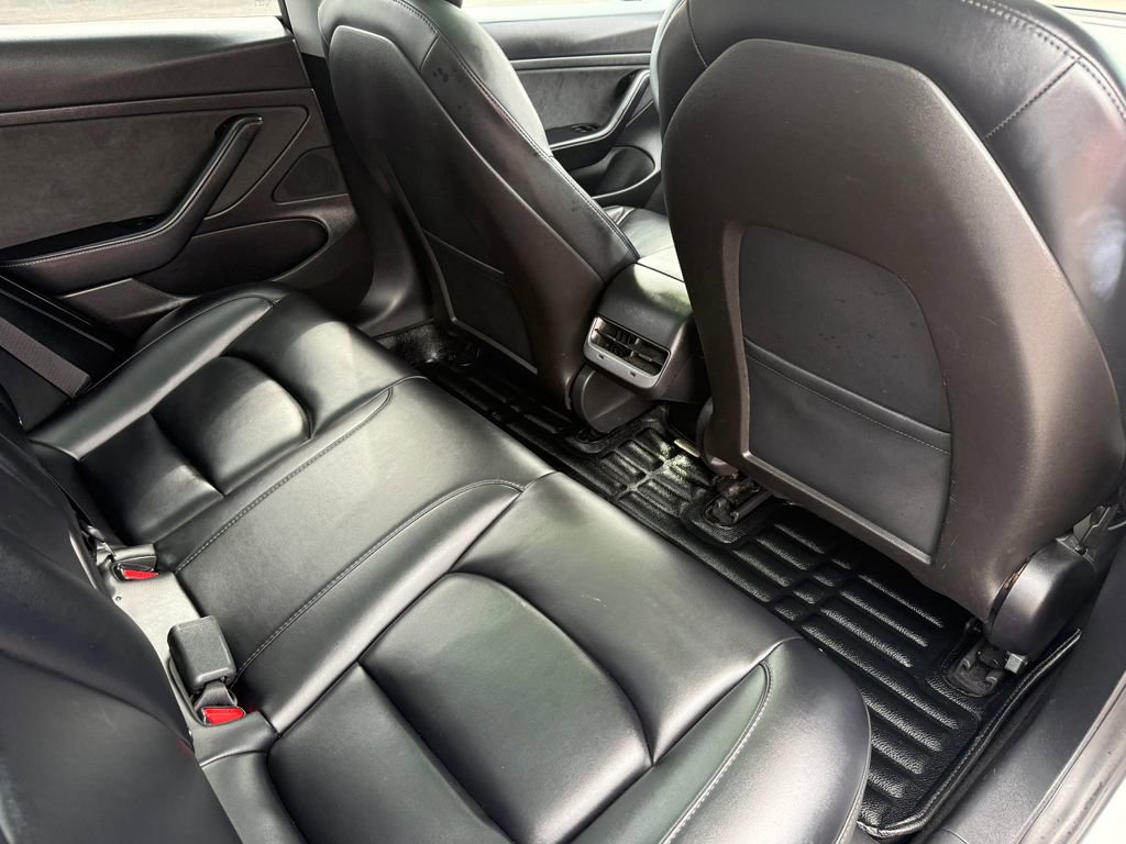 Used 2020 Tesla Model 3 Standard Range image 19