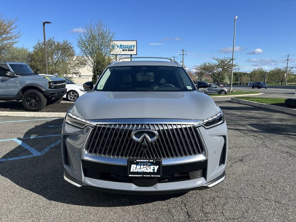 Certified 2026 INFINITI QX60 Luxe w/ Family Package image 3
