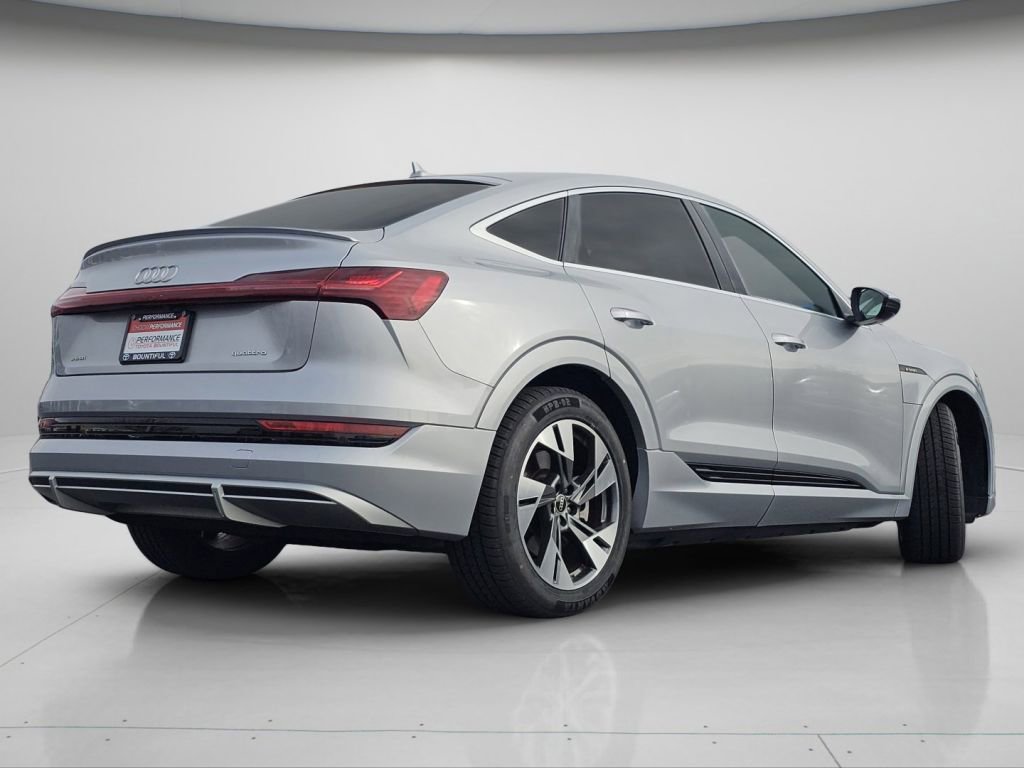 Used 2022 Audi e-tron Premium image 26