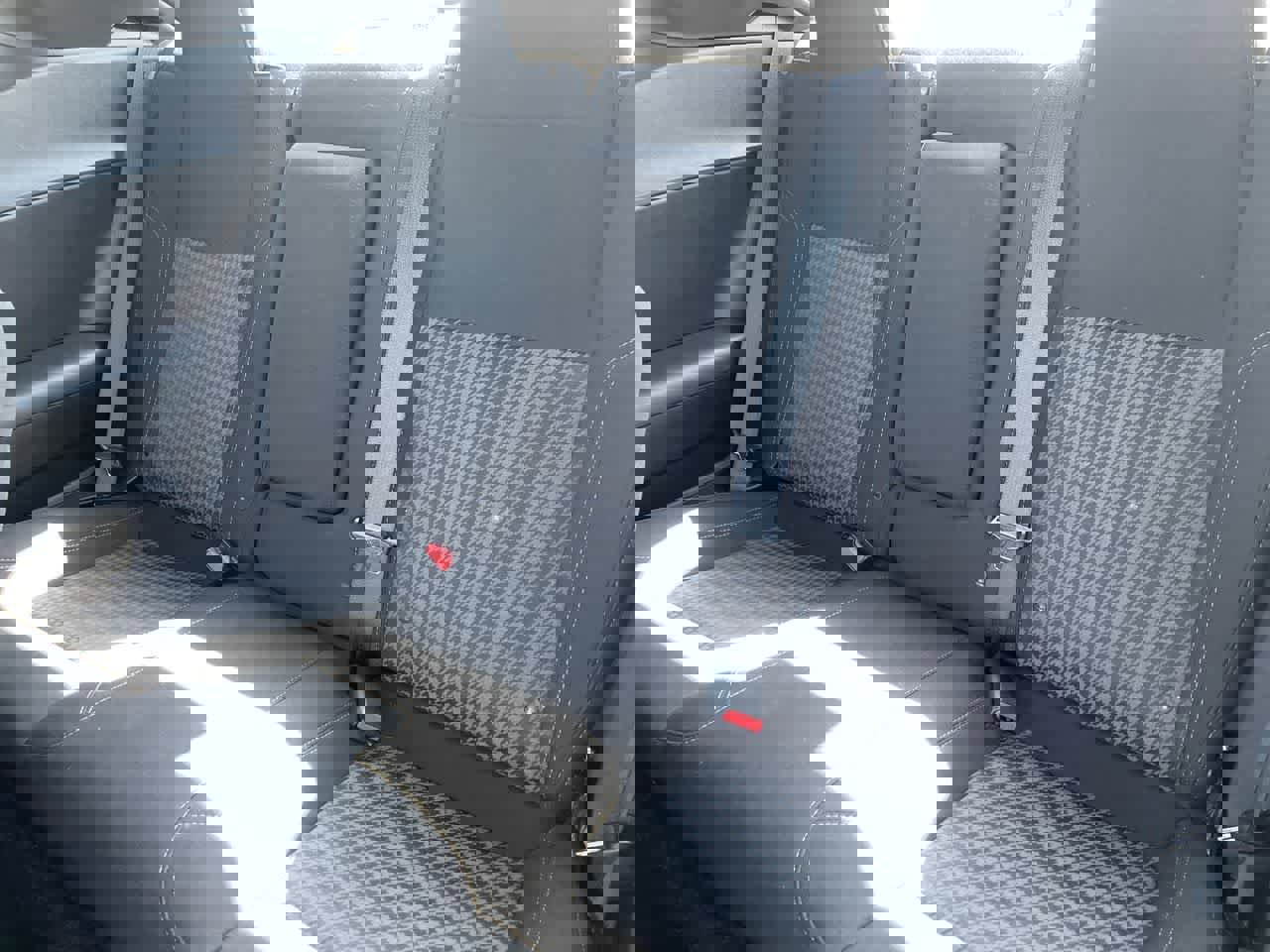 Used 2022 Dodge Challenger SXT RWD image 18