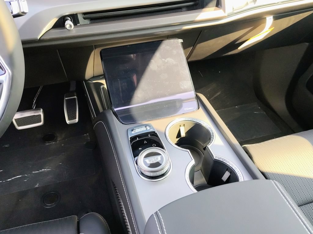 New 2027 Cadillac Vistiq Premium Luxury w/ LPO, Floor Liner Package AWD/4WD image 47