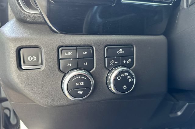 Used 2023 GMC Sierra 1500 SLE AWD/4WD image 30