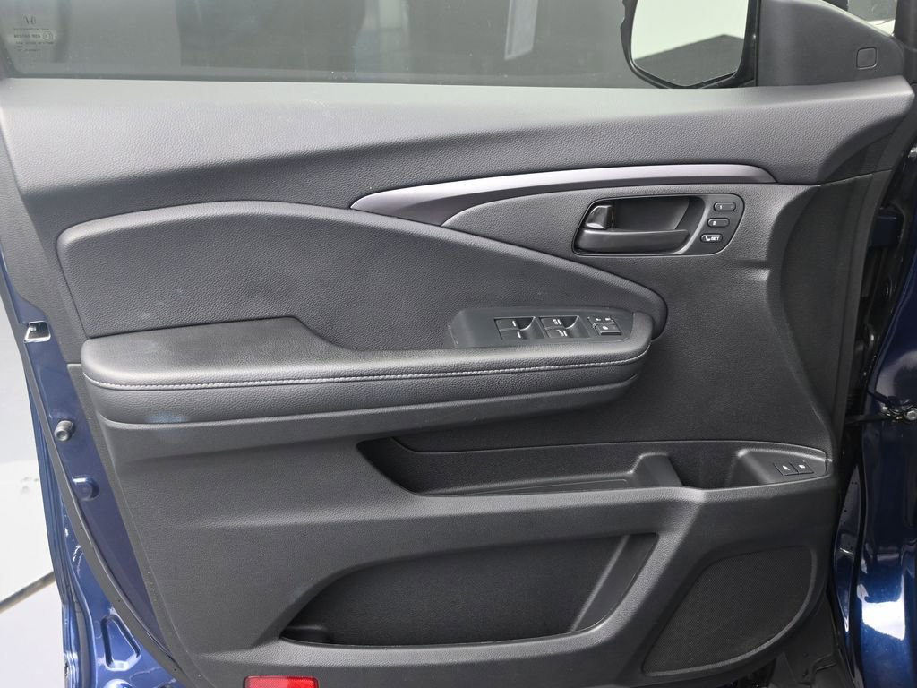 Used 2023 Honda Passport EX-L image 10